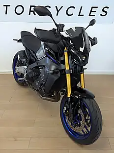 Used 2024 Yamaha MT-09 900 Sp Hyper-Naked Silver - Interior and Exterior details 6