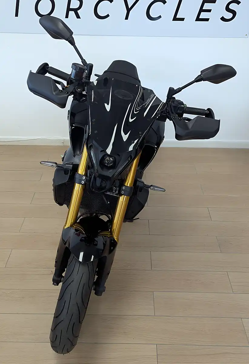 Used 2024 Yamaha MT-09 900 Sp Hyper-Naked Silver - Interior and Exterior details 7