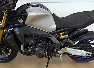 Used 2024 Yamaha MT-09 900 Sp Hyper-Naked Silver - Interior and Exterior details 9