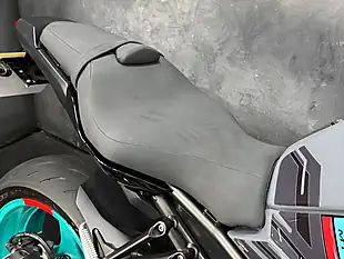 Used 2024 Yamaha MT-10 1000 Hyper-Naked Grey - Interior and Exterior details 13