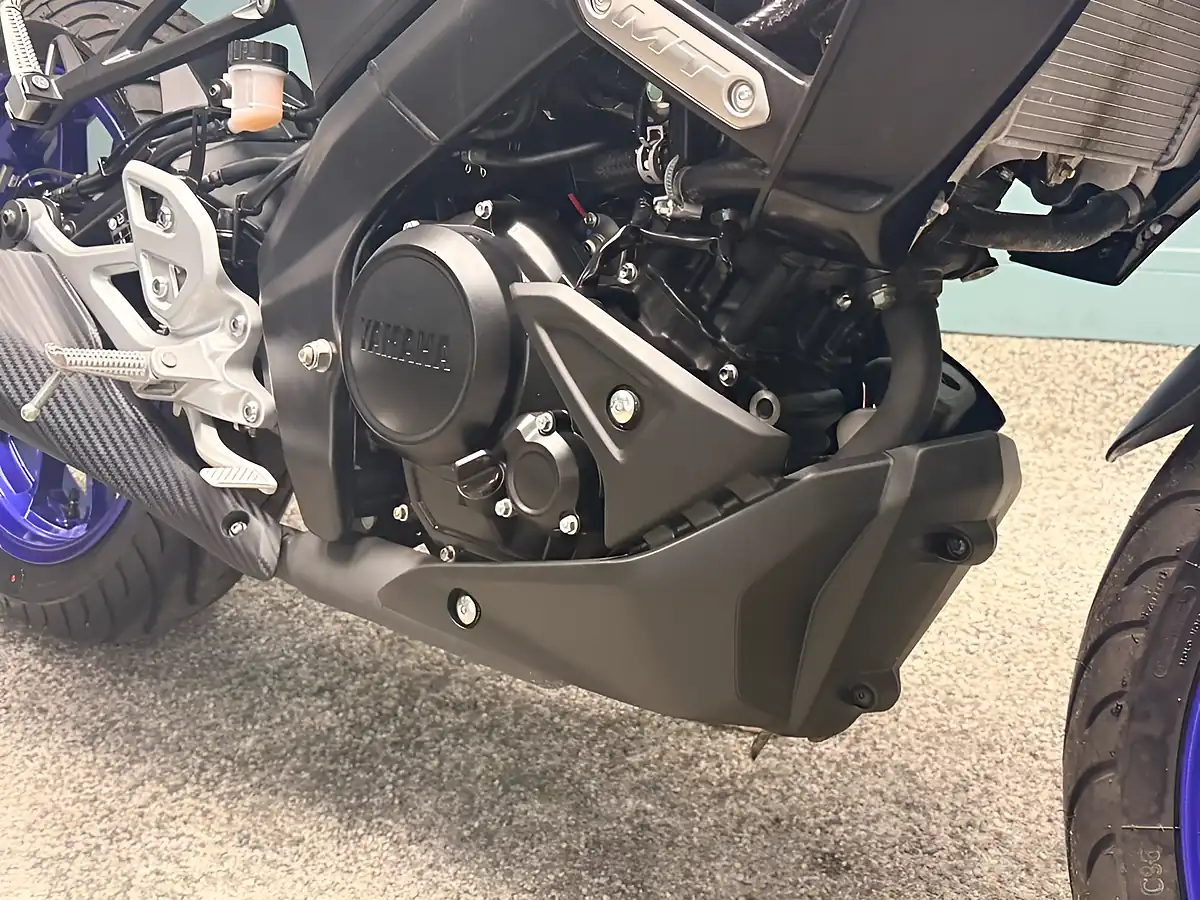 Used 2024 Yamaha MT-125 Naked Blue - Interior and Exterior details 12