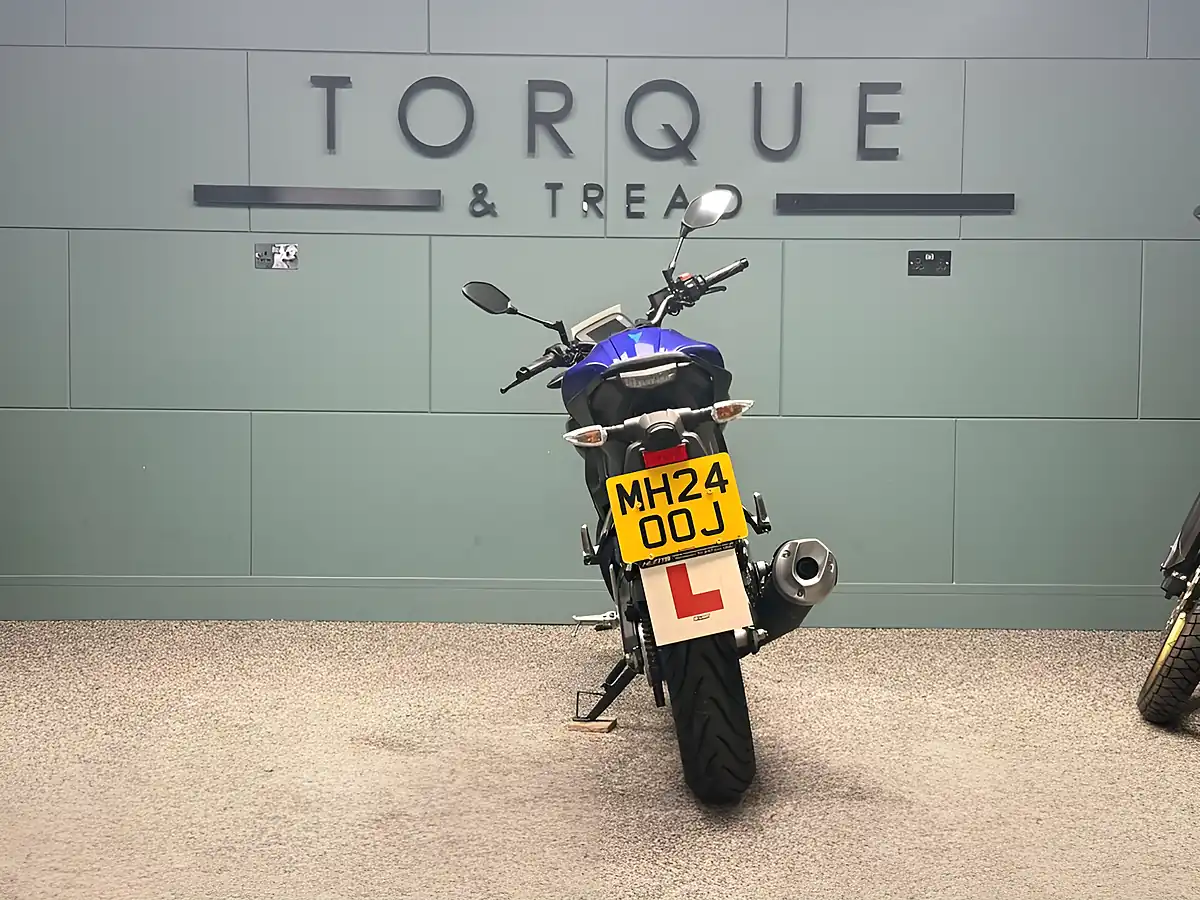 Used 2024 Yamaha MT-125 Naked Blue - Interior and Exterior details 5
