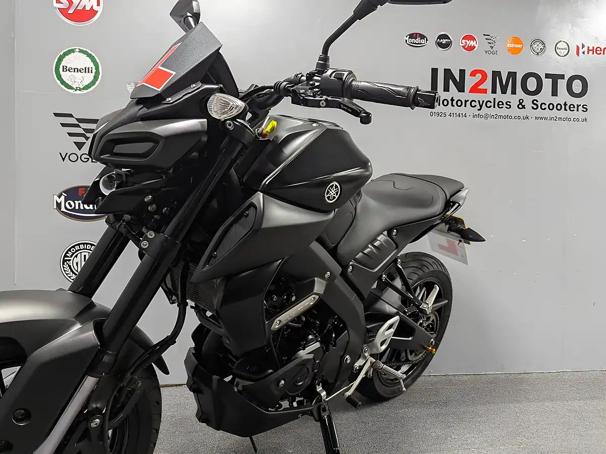 Used 2024 Yamaha MT125 Black - Interior and Exterior details 14