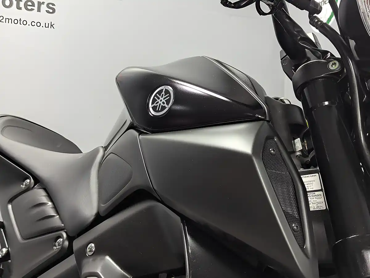 Used 2024 Yamaha MT125 Black - Interior and Exterior details 19