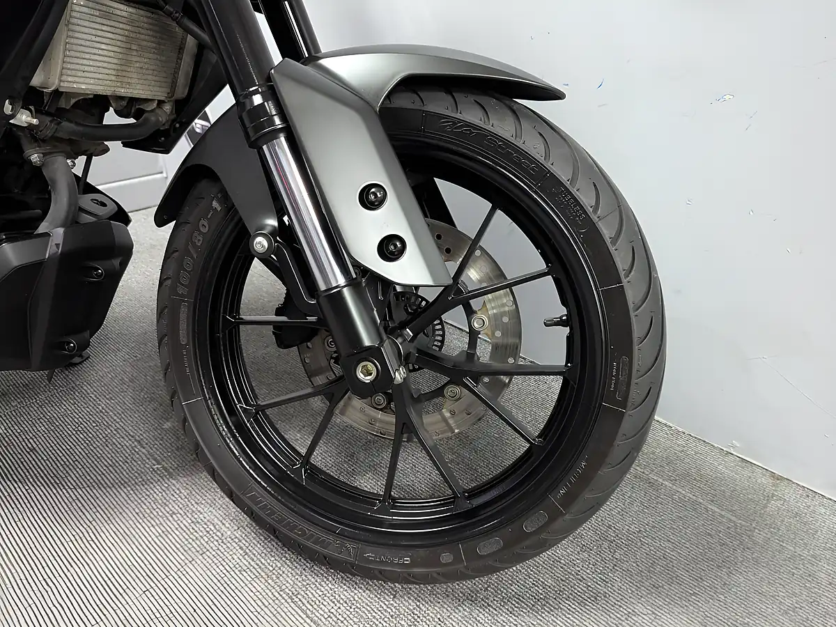 Used 2024 Yamaha MT125 Black - Interior and Exterior details 3