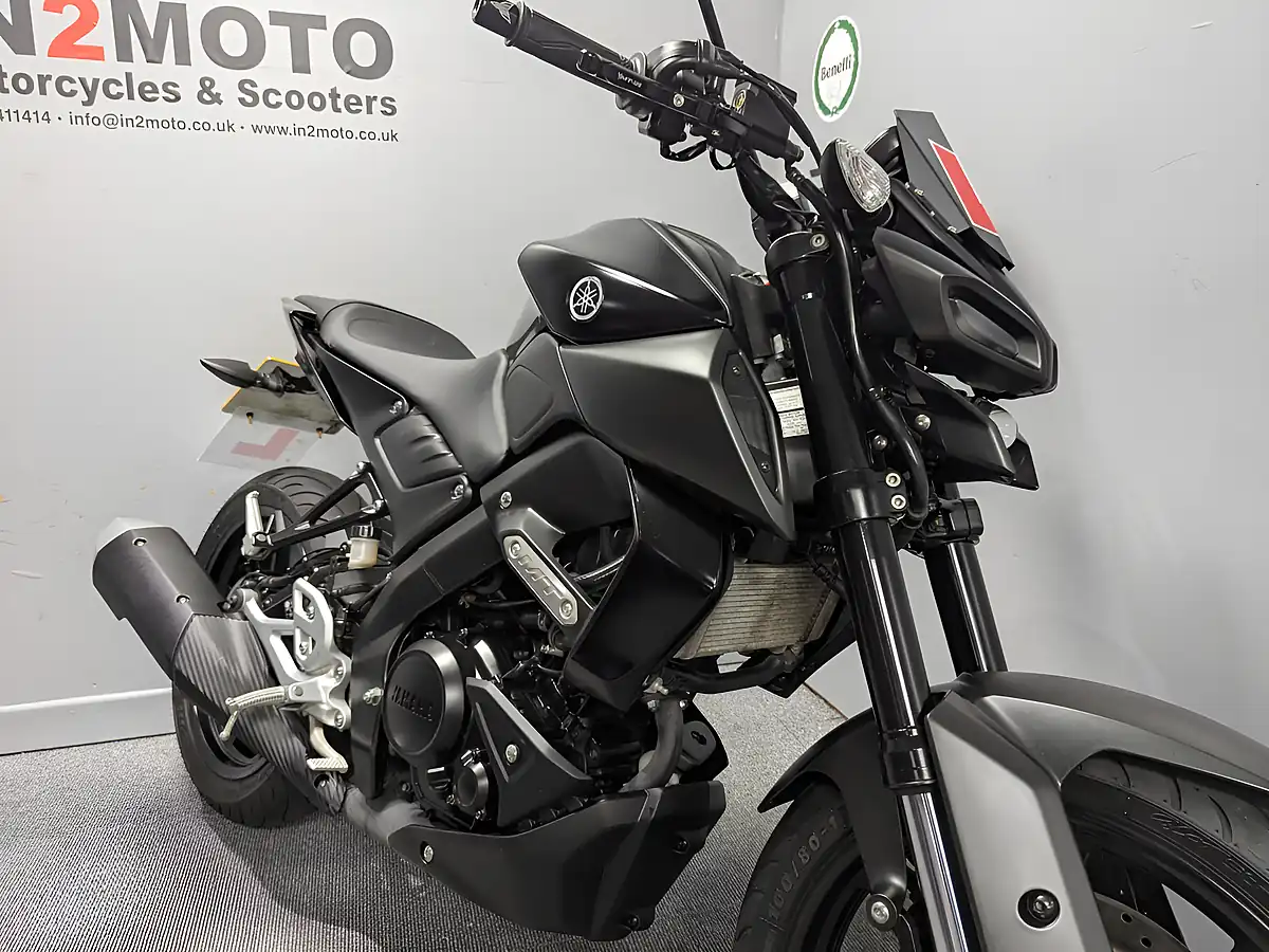 Used 2024 Yamaha MT125 Black - Interior and Exterior details 5