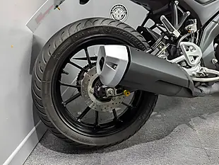 Used 2024 Yamaha MT125 Black - Interior and Exterior details 9