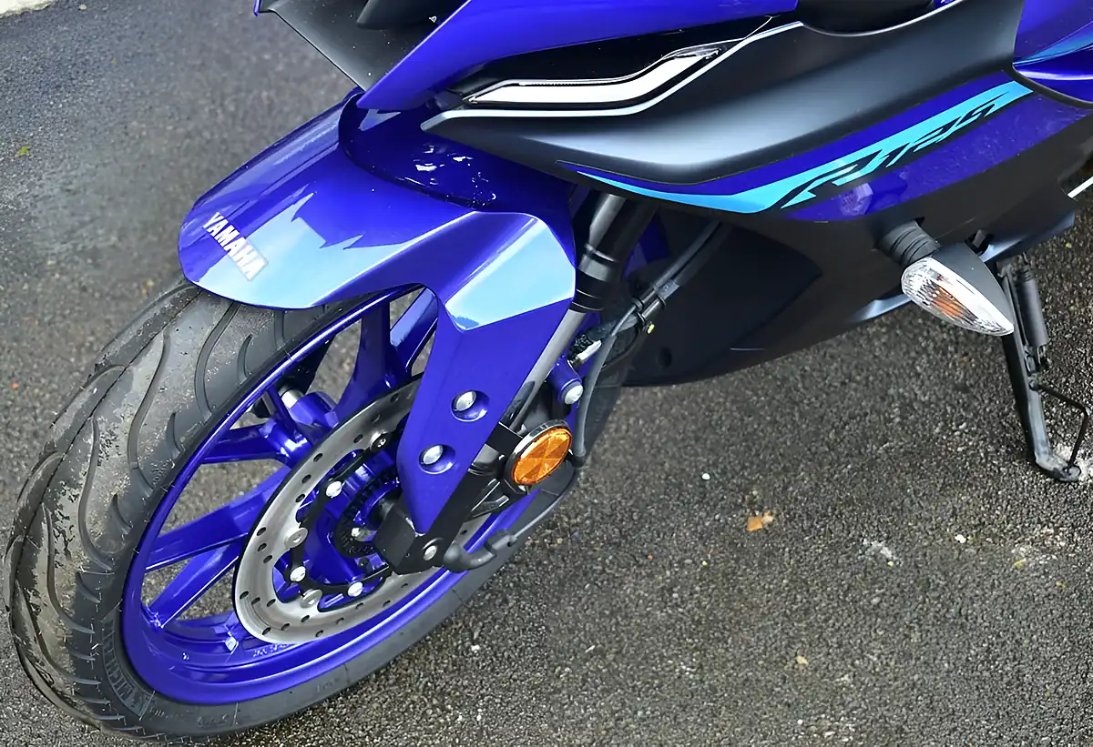 Used 2024 Yamaha R125 Super Sports Blue - Interior and Exterior details 11
