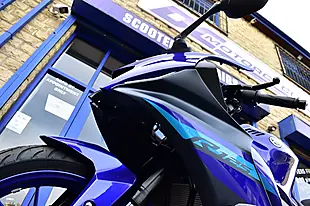 Used 2024 Yamaha R125 Super Sports Blue - Interior and Exterior details 12