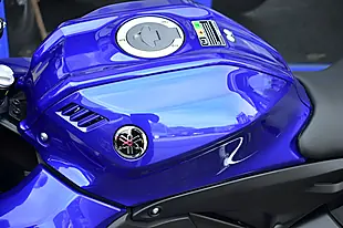 Used 2024 Yamaha R125 Super Sports Blue - Interior and Exterior details 14