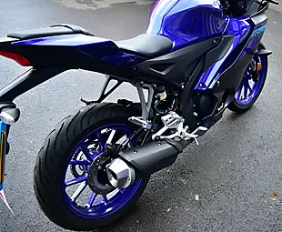 Used 2024 Yamaha R125 Super Sports Blue - Interior and Exterior details 17