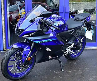 Used 2024 Yamaha R125 Super Sports Blue - Interior and Exterior details 2
