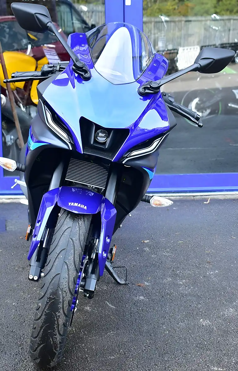 Used 2024 Yamaha R125 Super Sports Blue - Interior and Exterior details 3
