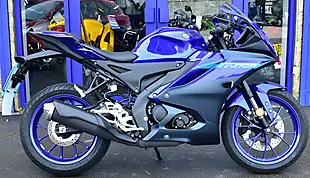 Used 2024 Yamaha R125 Super Sports Blue - Interior and Exterior details 5