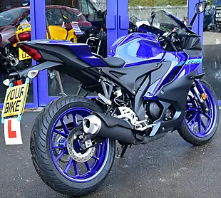 Used 2024 Yamaha R125 Super Sports Blue - Interior and Exterior details 6