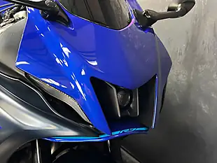 Used 2024 Yamaha R7 700 Blue - Interior and Exterior details 11