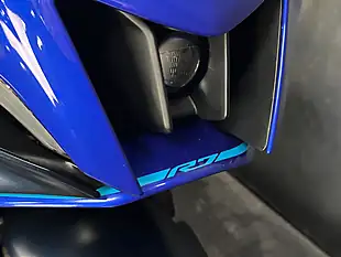 Used 2024 Yamaha R7 700 Blue - Interior and Exterior details 12