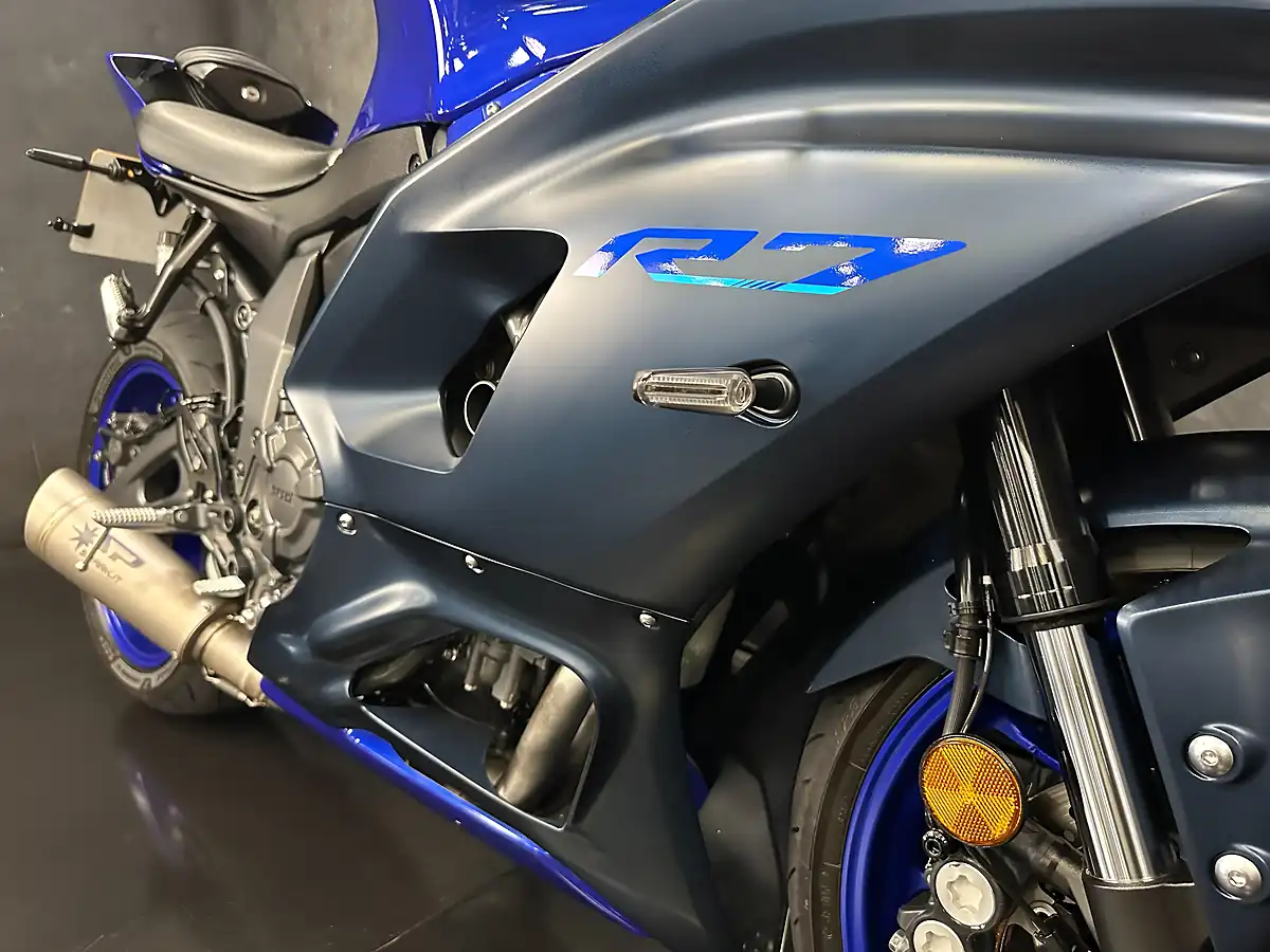 Used 2024 Yamaha R7 700 Blue - Interior and Exterior details 14
