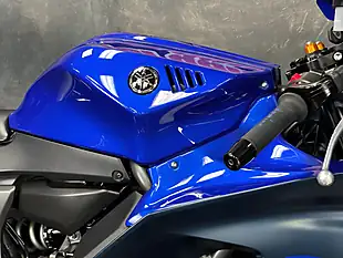 Used 2024 Yamaha R7 700 Blue - Interior and Exterior details 15