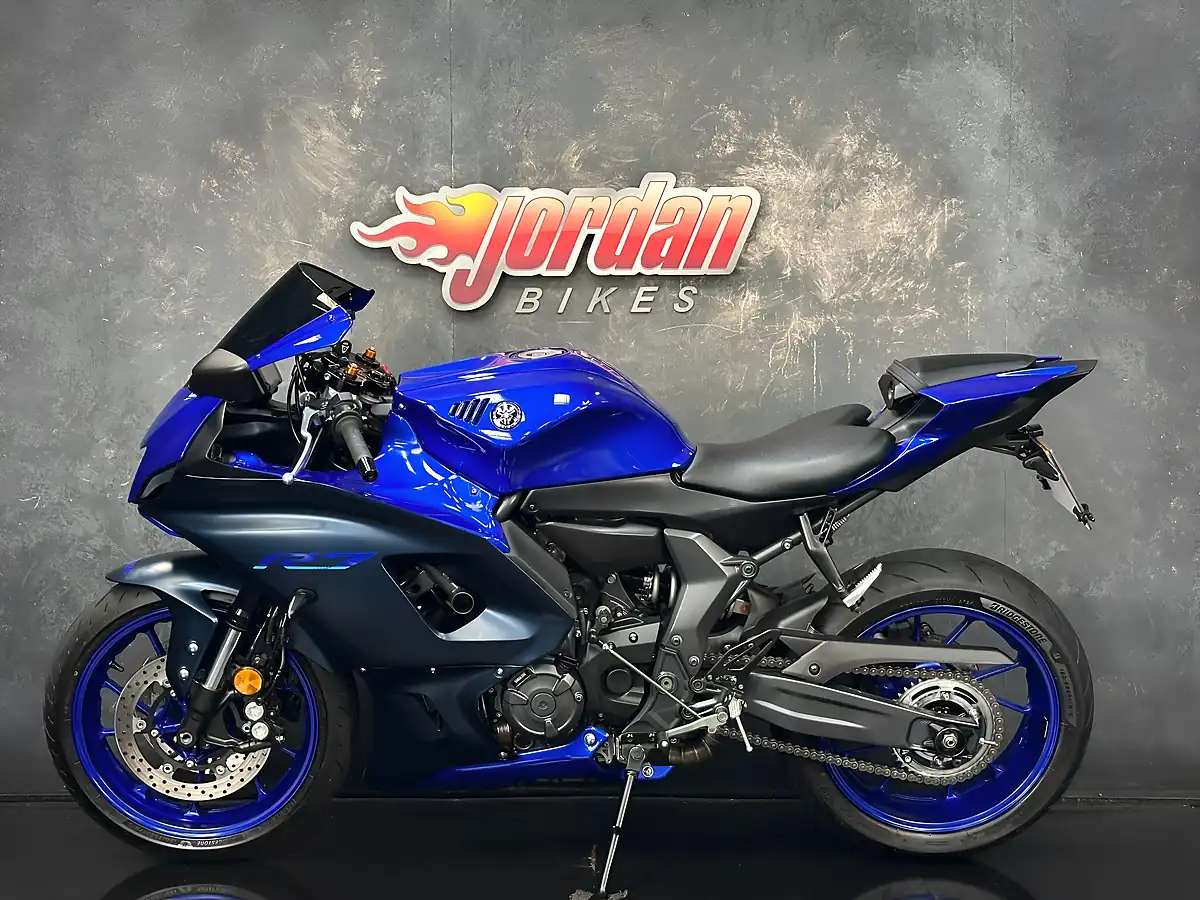 Used 2024 Yamaha R7 700 Blue - Interior and Exterior details 2