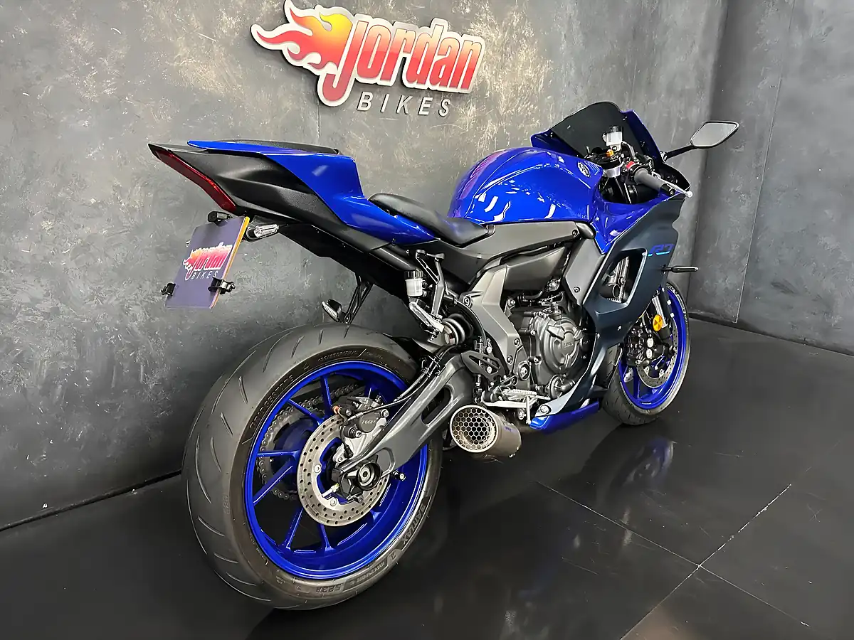 Used 2024 Yamaha R7 700 Blue - Interior and Exterior details 6