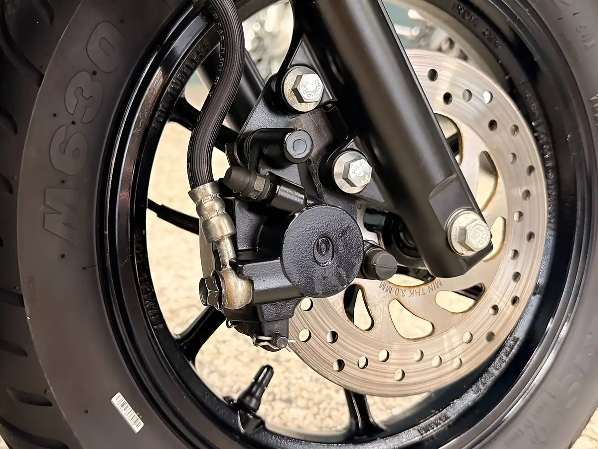 Used 2024 Yamaha Rayzr Black - Interior and Exterior details 12