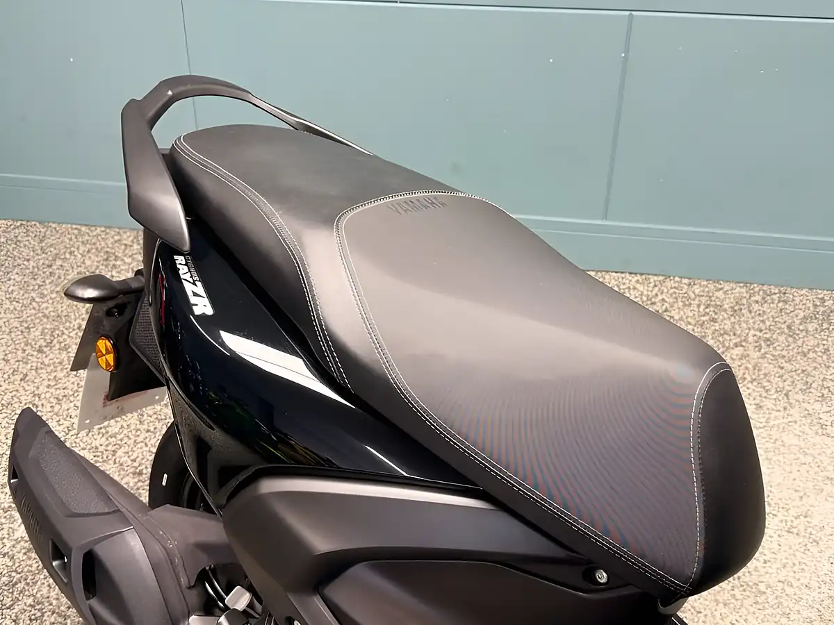 Used 2024 Yamaha Rayzr Black - Interior and Exterior details 13