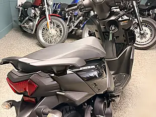 Used 2024 Yamaha Rayzr Black - Interior and Exterior details 14