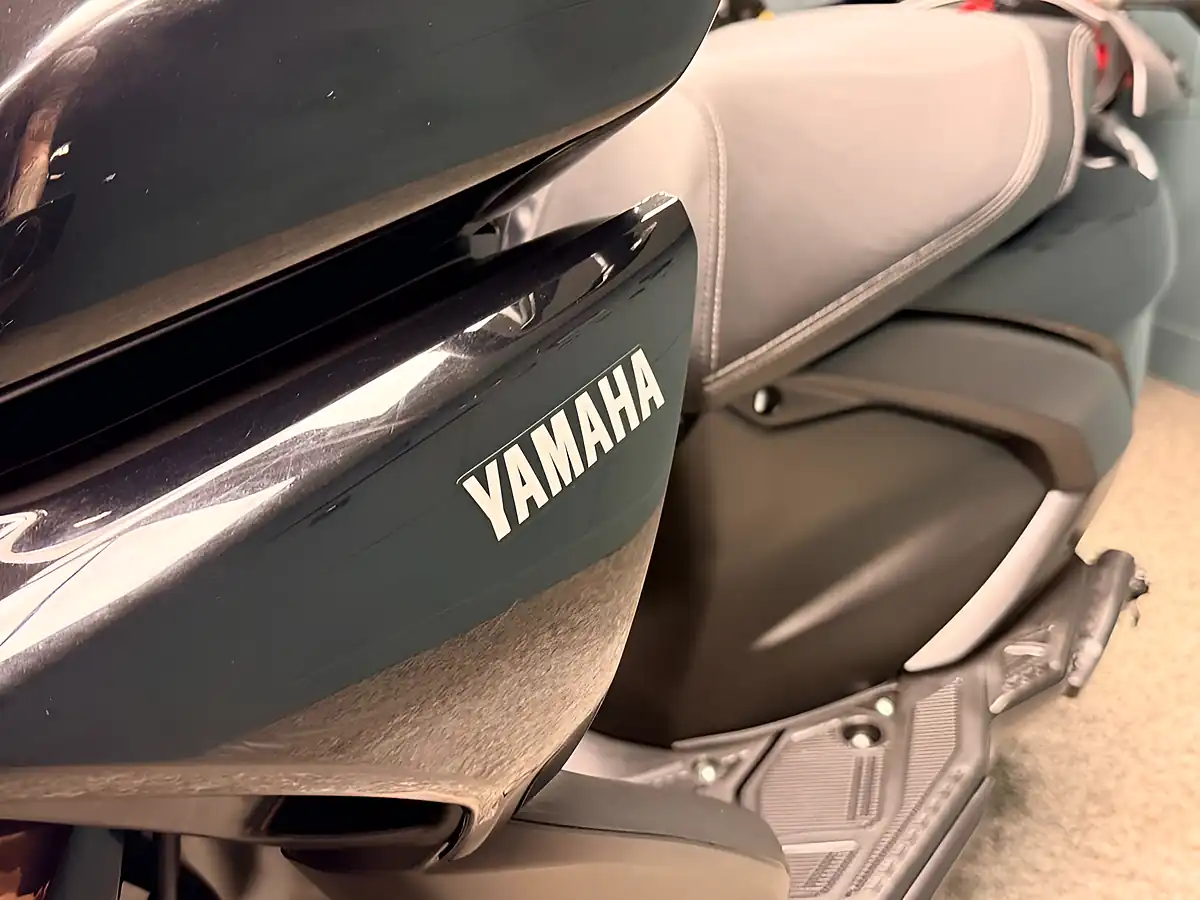Used 2024 Yamaha Rayzr Black - Interior and Exterior details 17