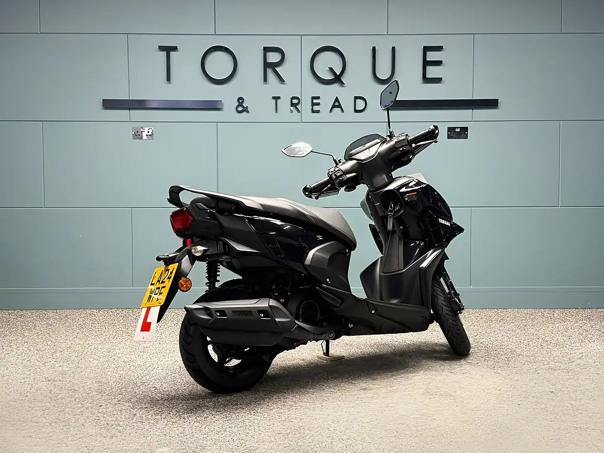 Used 2024 Yamaha Rayzr Black - Interior and Exterior details 3
