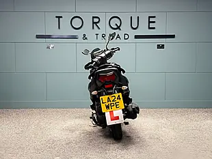 Used 2024 Yamaha Rayzr Black - Interior and Exterior details 5