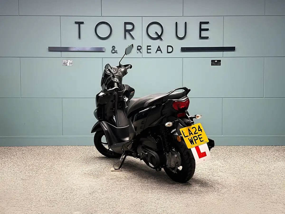 Used 2024 Yamaha Rayzr Black - Interior and Exterior details 6