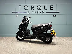 Used 2024 Yamaha Rayzr Black - Interior and Exterior details 7