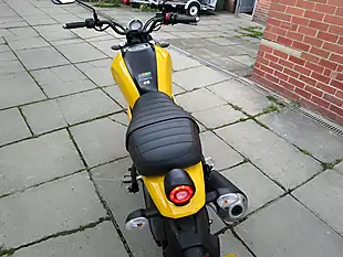 Used 2024 Yamaha XSR125 Yellow - Interior and Exterior details 12