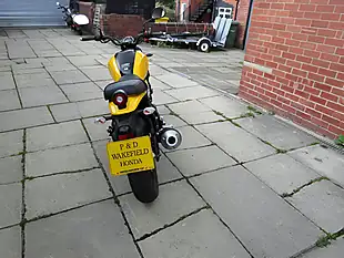 Used 2024 Yamaha XSR125 Yellow - Interior and Exterior details 4