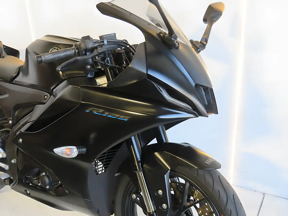 Used 2024 Yamaha Yzf R125 Black - Interior and Exterior details 11