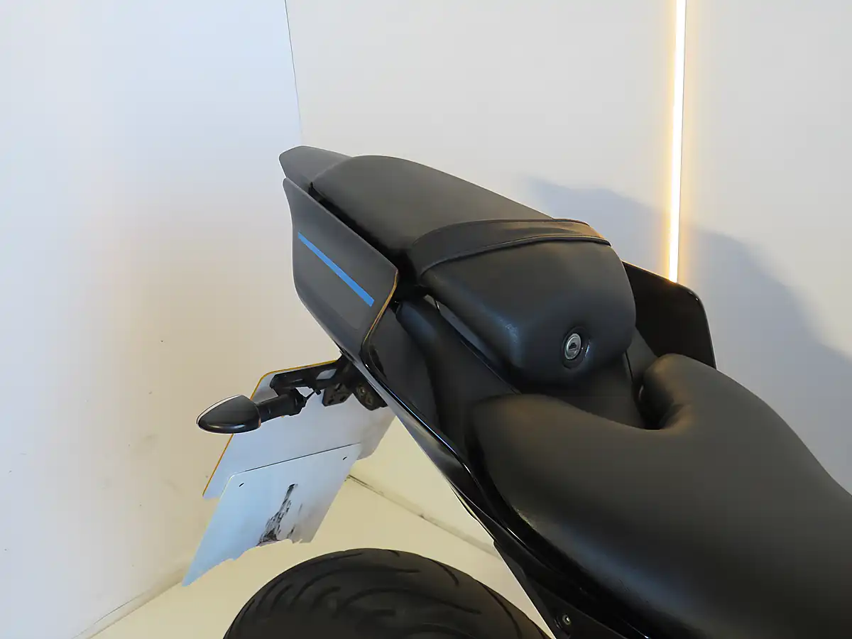 Used 2024 Yamaha Yzf R125 Black - Interior and Exterior details 13