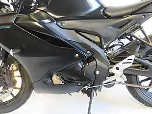 Used 2024 Yamaha Yzf R125 Black - Interior and Exterior details 15