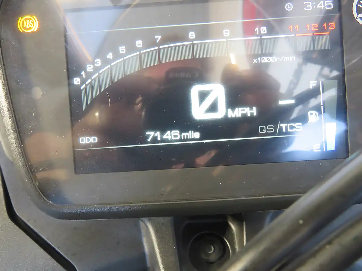 Used 2024 Yamaha Yzf R125 Black - Interior and Exterior details 20