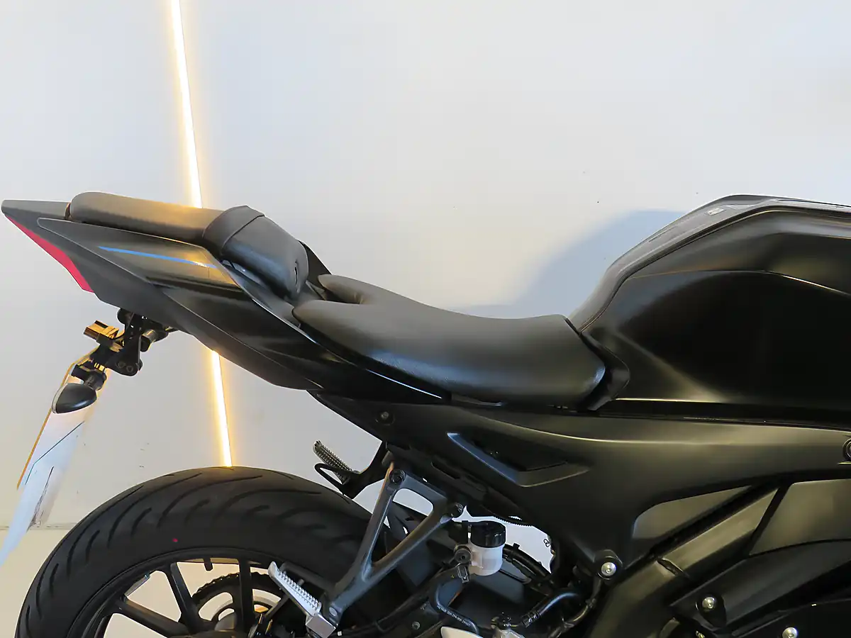 Used 2024 Yamaha Yzf R125 Black - Interior and Exterior details 5