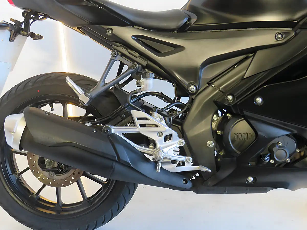Used 2024 Yamaha Yzf R125 Black - Interior and Exterior details 7