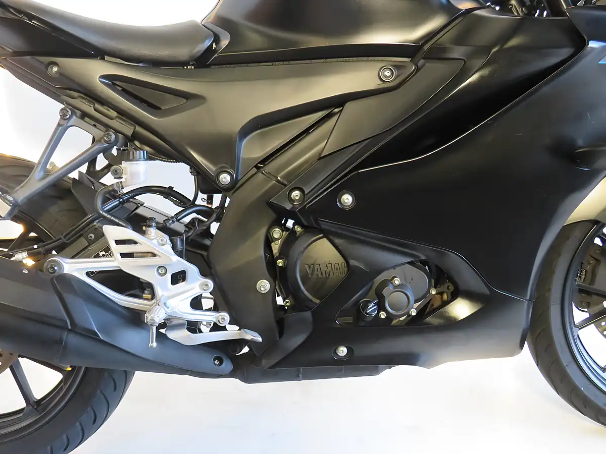 Used 2024 Yamaha Yzf R125 Black - Interior and Exterior details 8