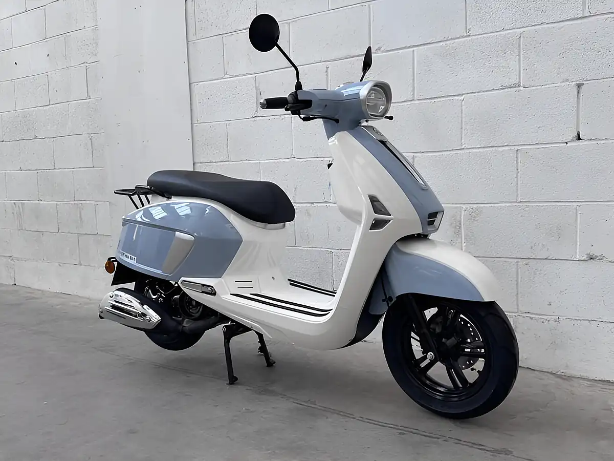 Used 2025 Ajs Barletta - Interior and Exterior details 2