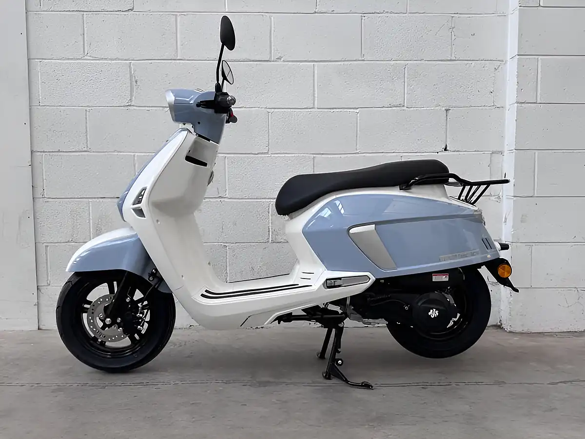 Used 2025 Ajs Barletta - Interior and Exterior details 3