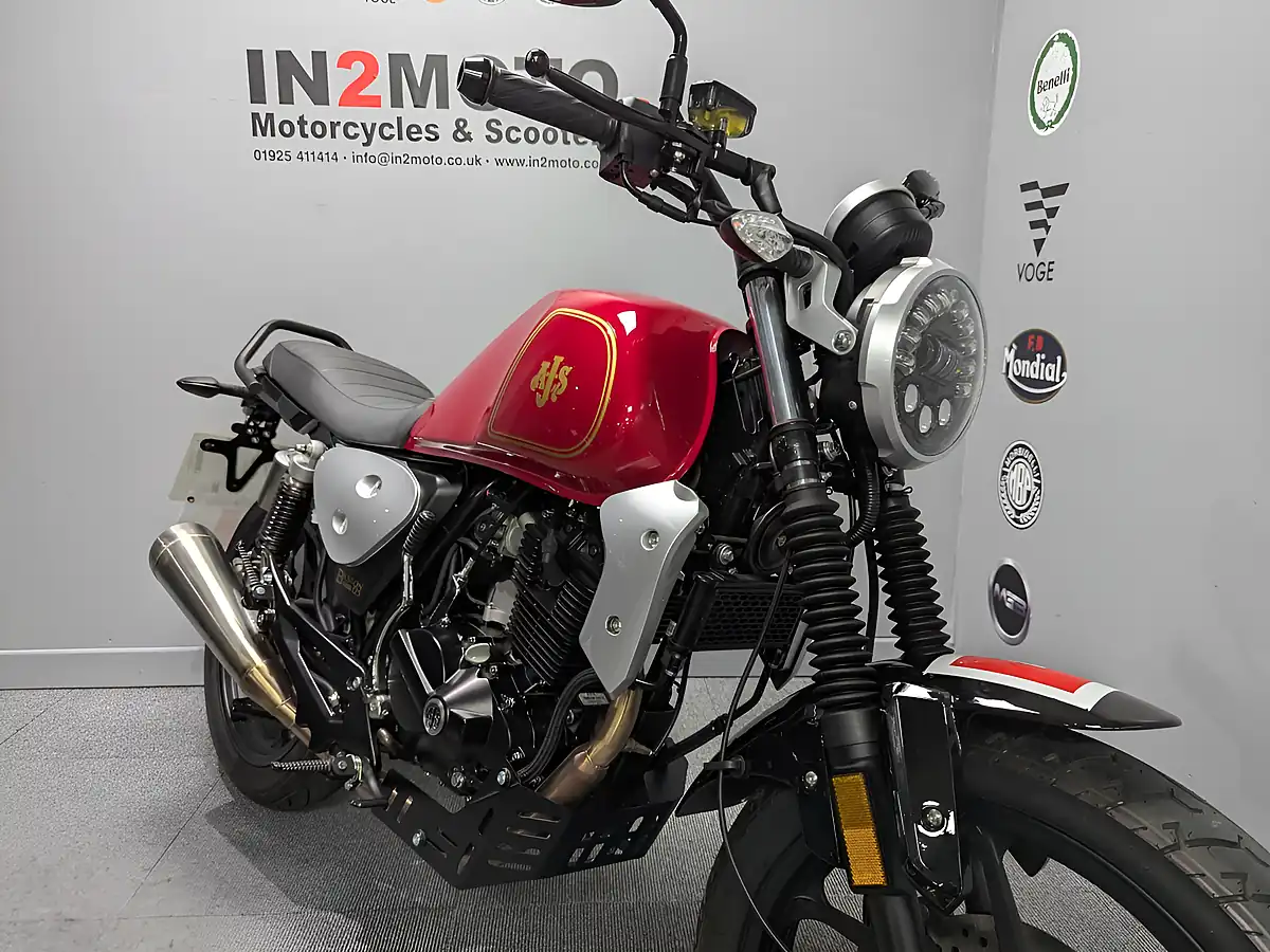 Used 2025 Ajs Bilston Red - Interior and Exterior details 4
