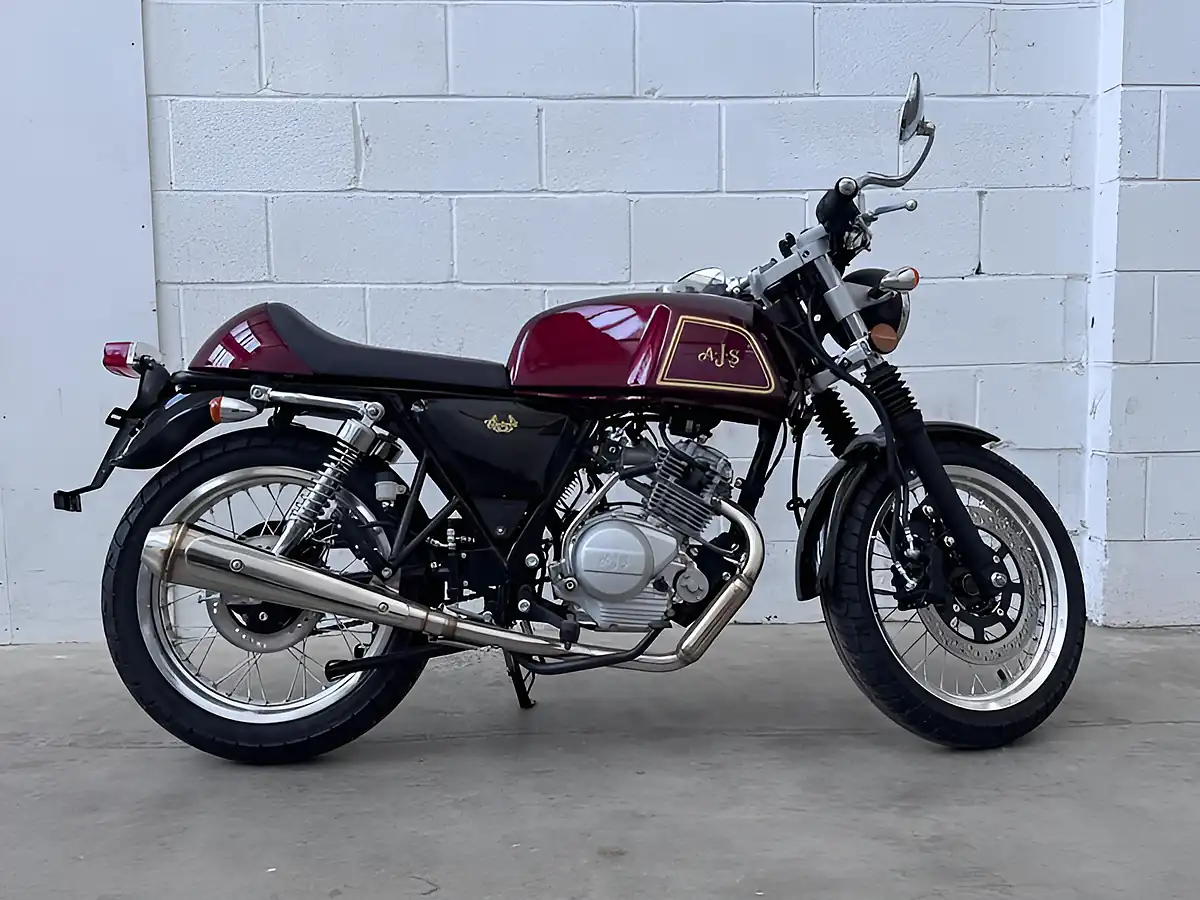 Used 2025 Ajs Cadwell - Interior and Exterior details 2