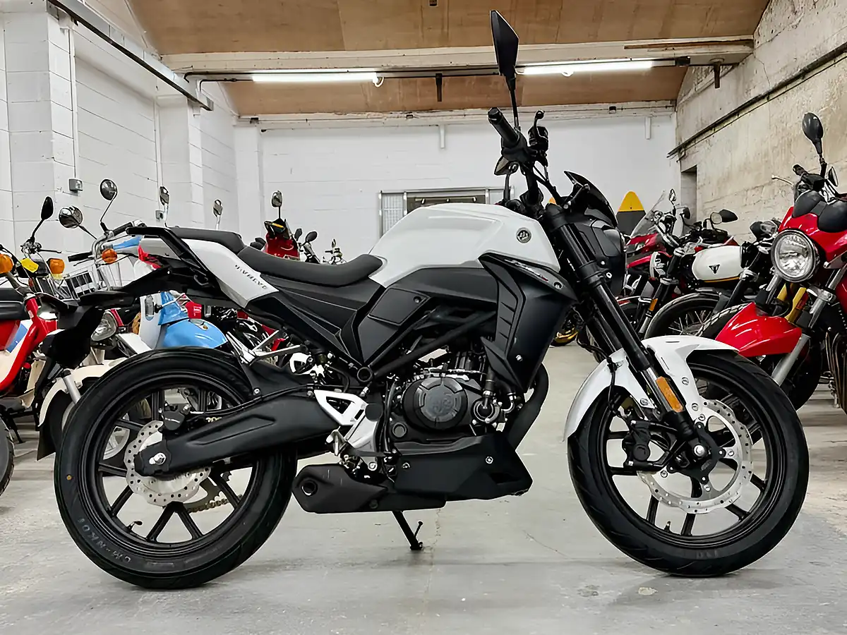 Used 2025 Ajs JS125 X White - Front View