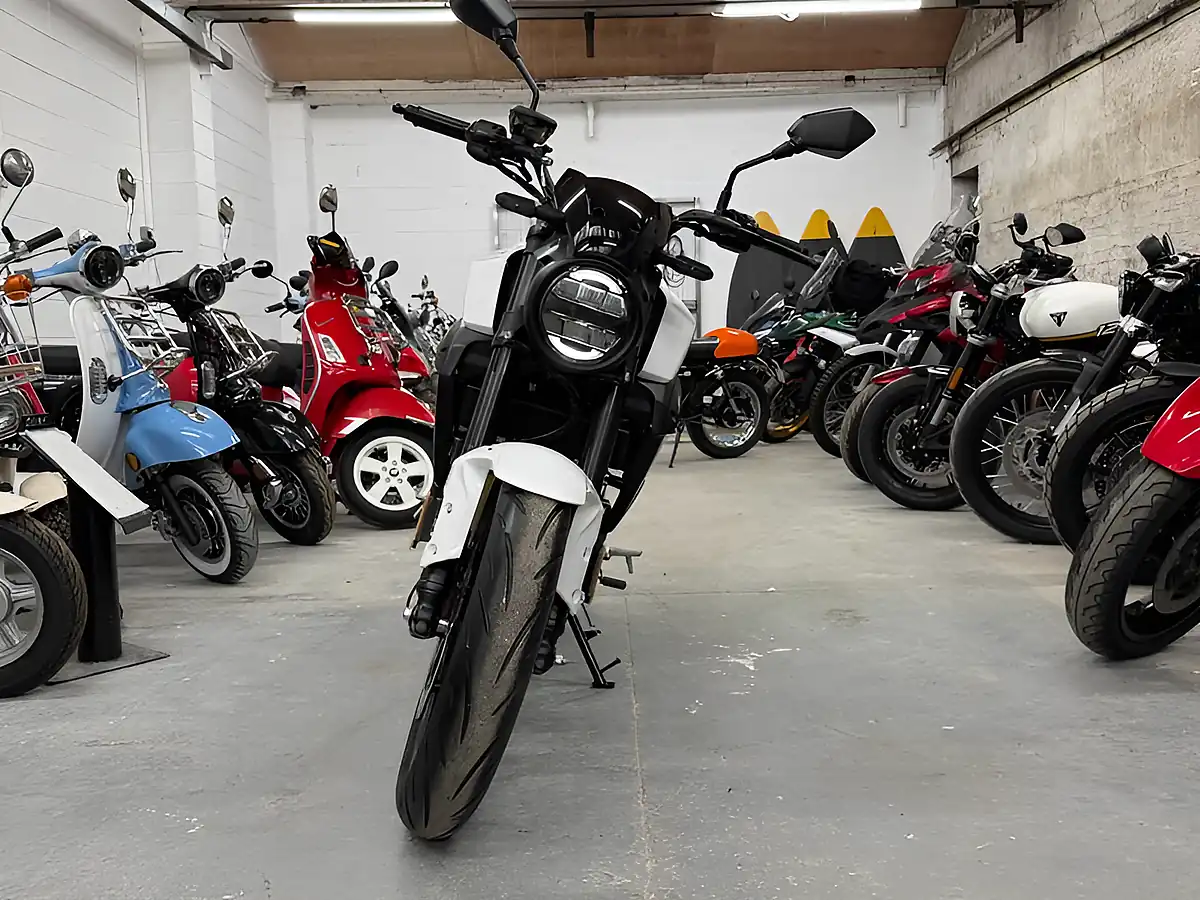 Used 2025 Ajs JS125 X White - Interior and Exterior details 3