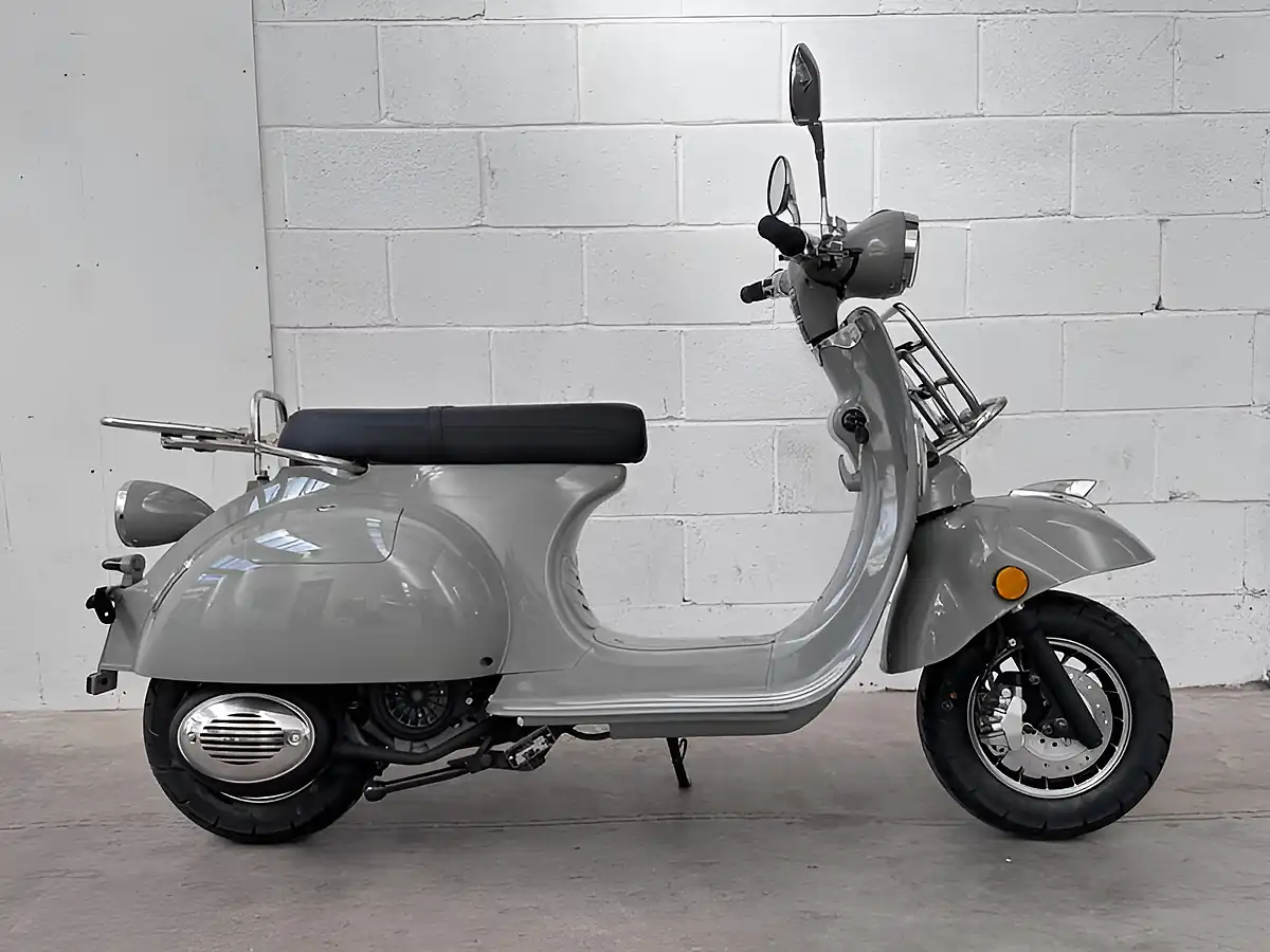 Used 2025 Ajs Modena - Front View