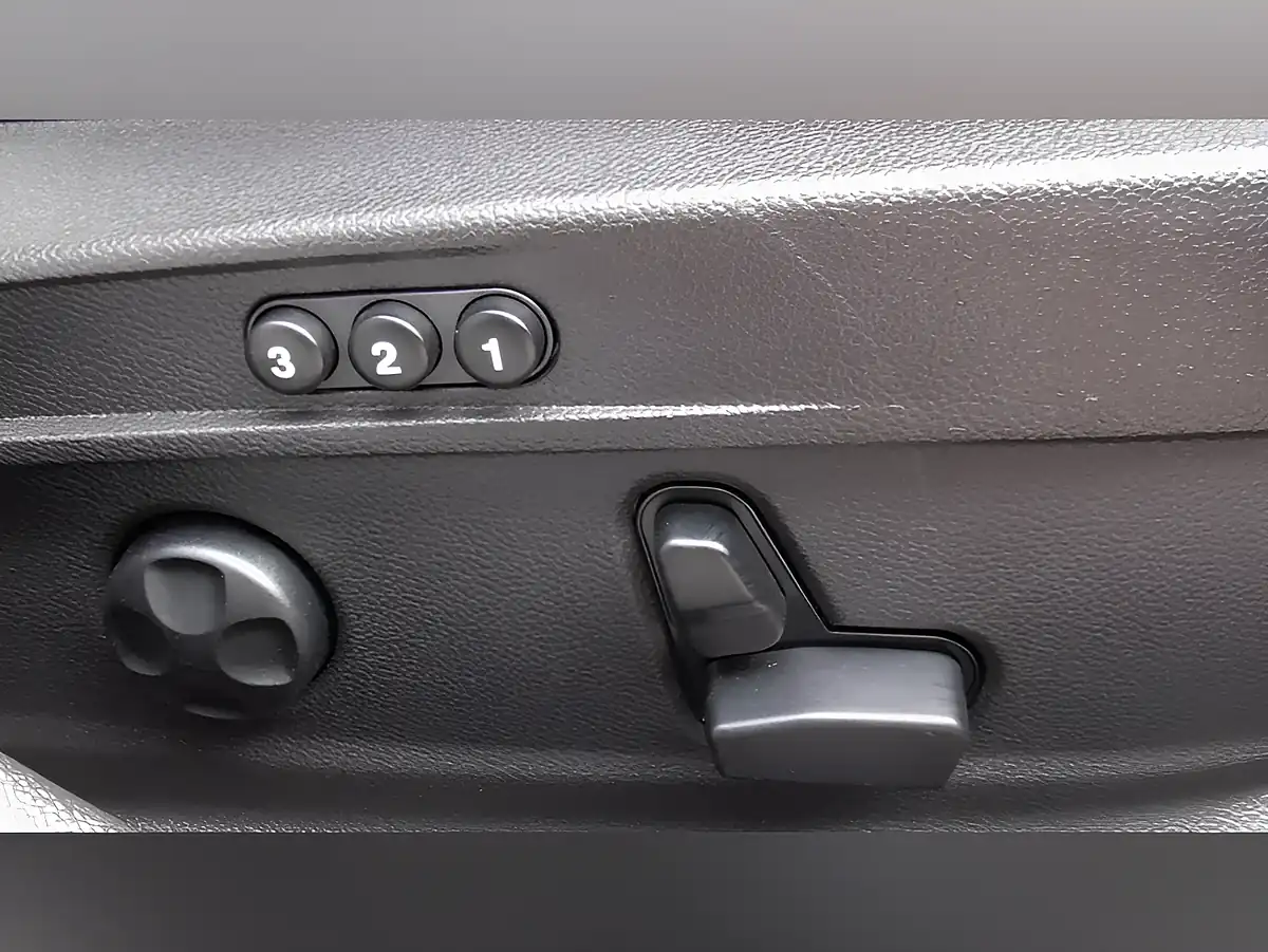 Used 2025 Alfa Romeo Giulia Veloce Black - Interior and Exterior details 15